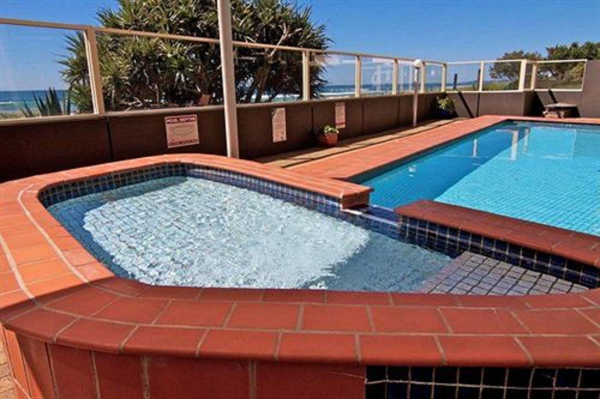 גולד קוסט President Holiday Apartments - Absolute Beachfront מראה חיצוני תמונה